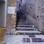 La Gaetana - Un Letto Ideale 3*