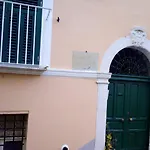 La Gaetana - Un Letto Ideale Отель типа 